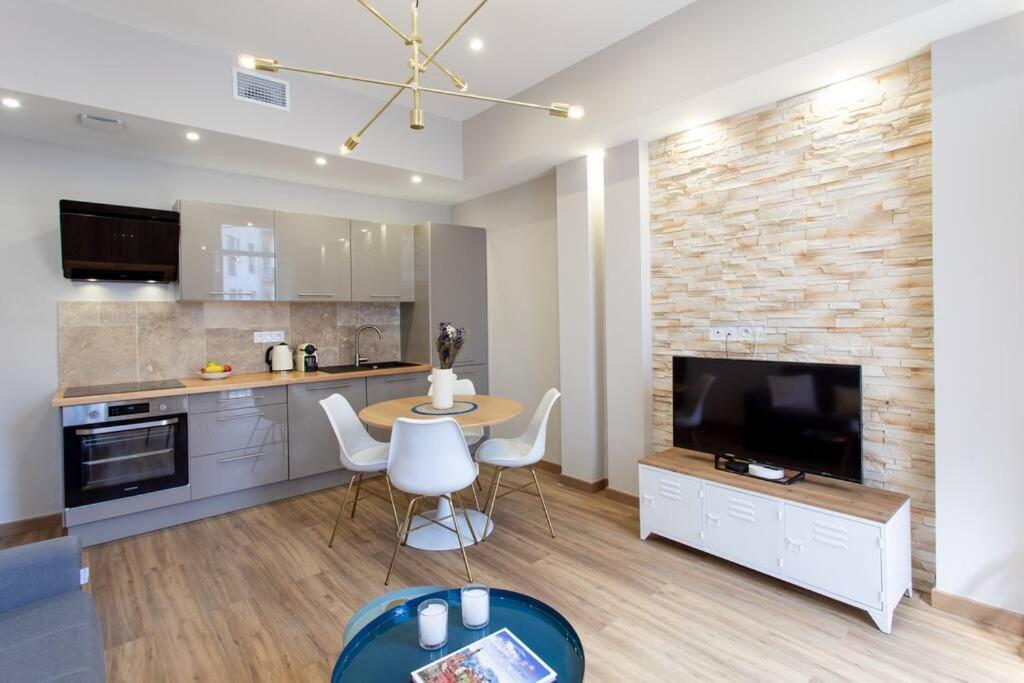 L19 1bdr Massena 2mins Sea/promenadeac/balcony Nice